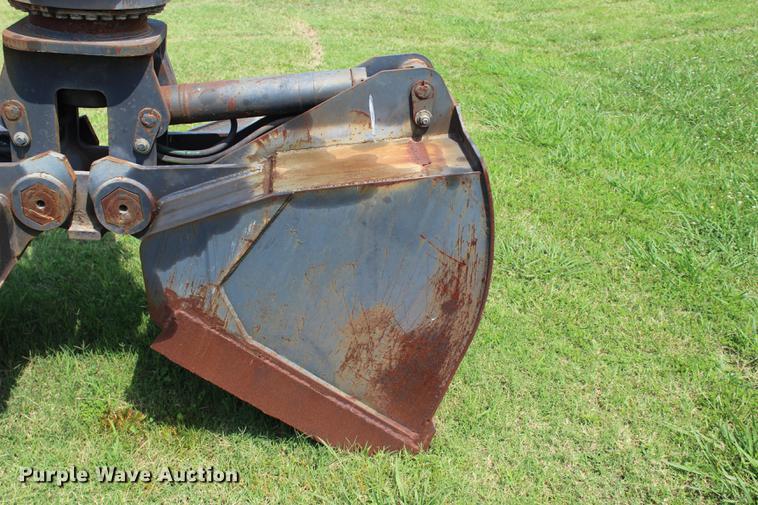 image for item EK9562 Bateman clamshell bucket