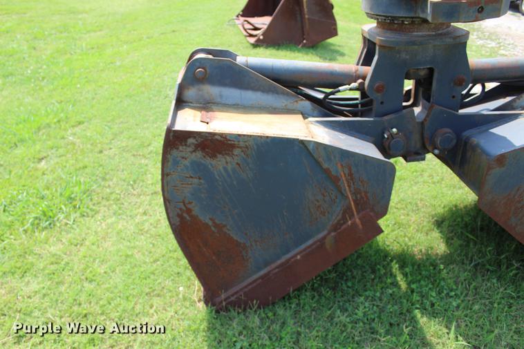 image for item EK9562 Bateman clamshell bucket