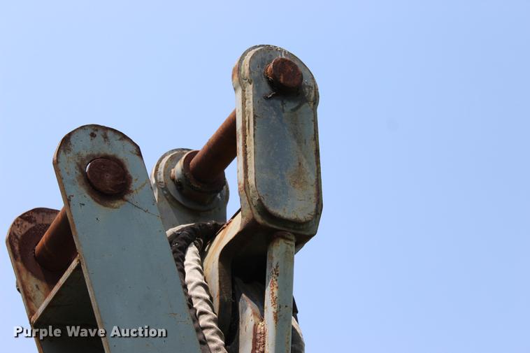 image for item EK9562 Bateman clamshell bucket