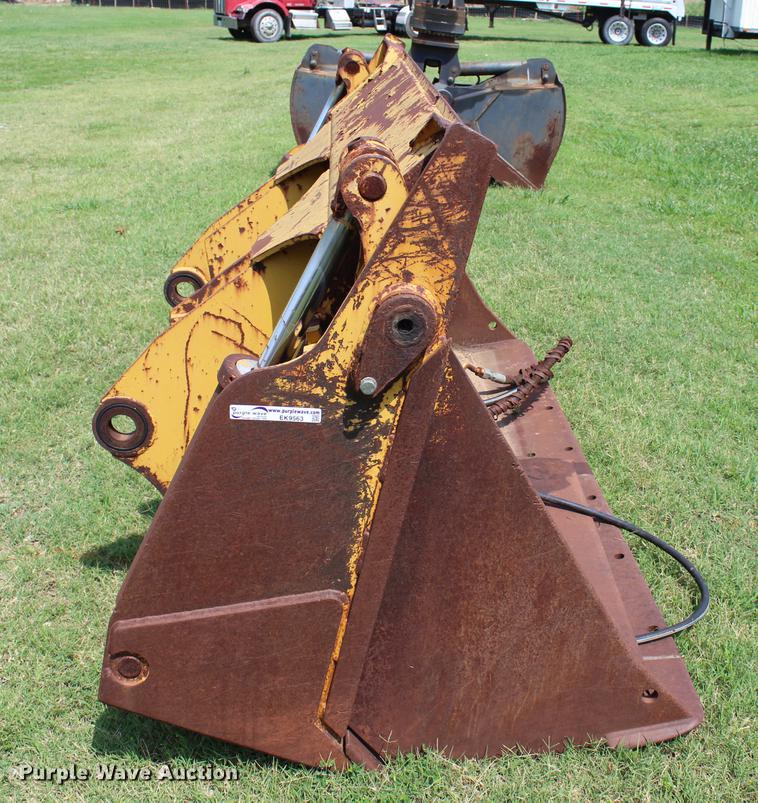 image for item EK9563 John Deere 755B clamshell bucket