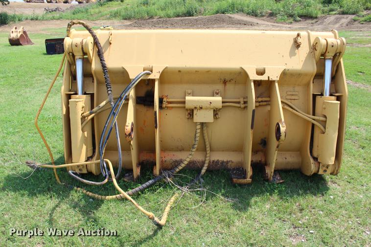 image for item EK9564 Clamshell bucket