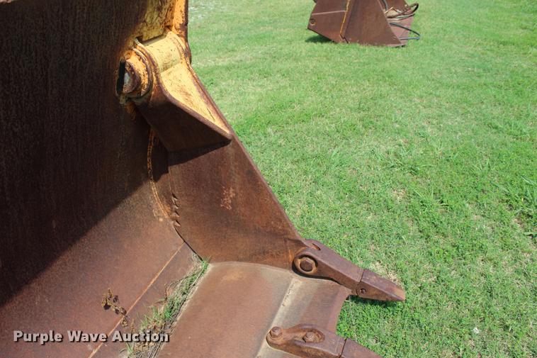 image for item EK9564 Clamshell bucket