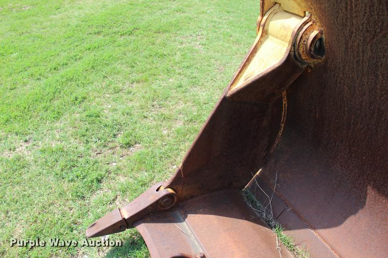 image for item EK9564 Clamshell bucket