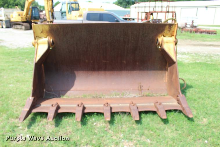 image for item EK9564 Clamshell bucket