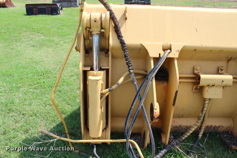 image for item EK9564 Clamshell bucket