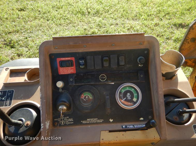 image for item EK9570 1997 John Deere 310E backhoe