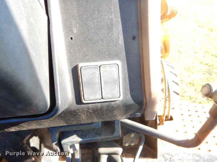 image for item EK9570 1997 John Deere 310E backhoe