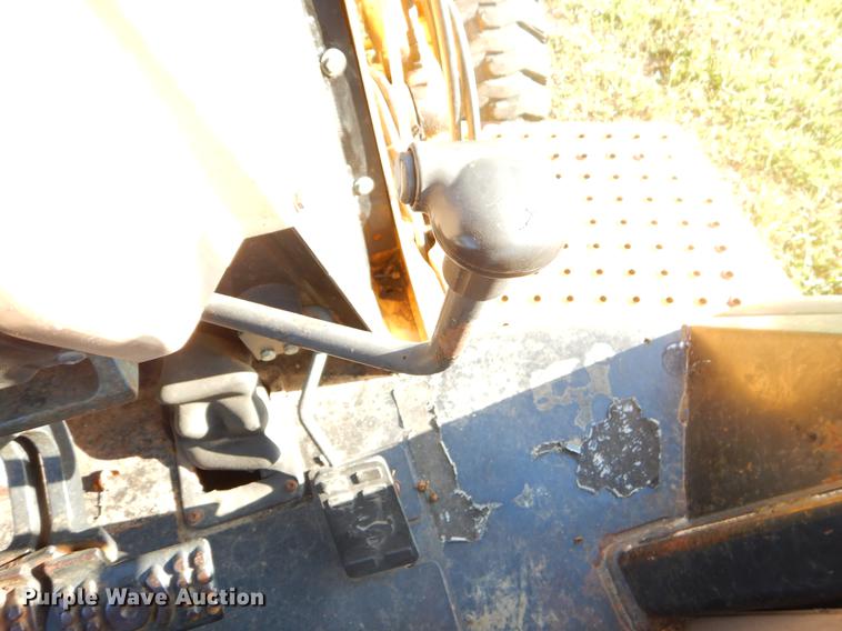 image for item EK9570 1997 John Deere 310E backhoe