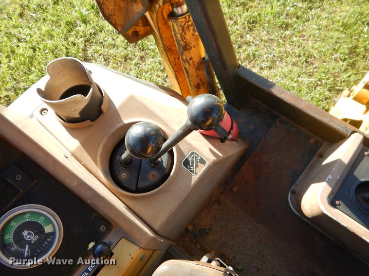 image for item EK9570 1997 John Deere 310E backhoe