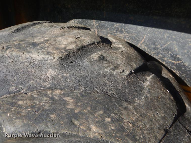 image for item EK9570 1997 John Deere 310E backhoe