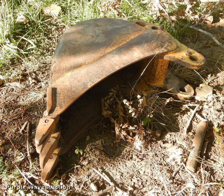 image for item EK9570 1997 John Deere 310E backhoe