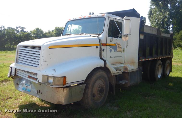 image for item EK9573 1991 International 8300 dump truck