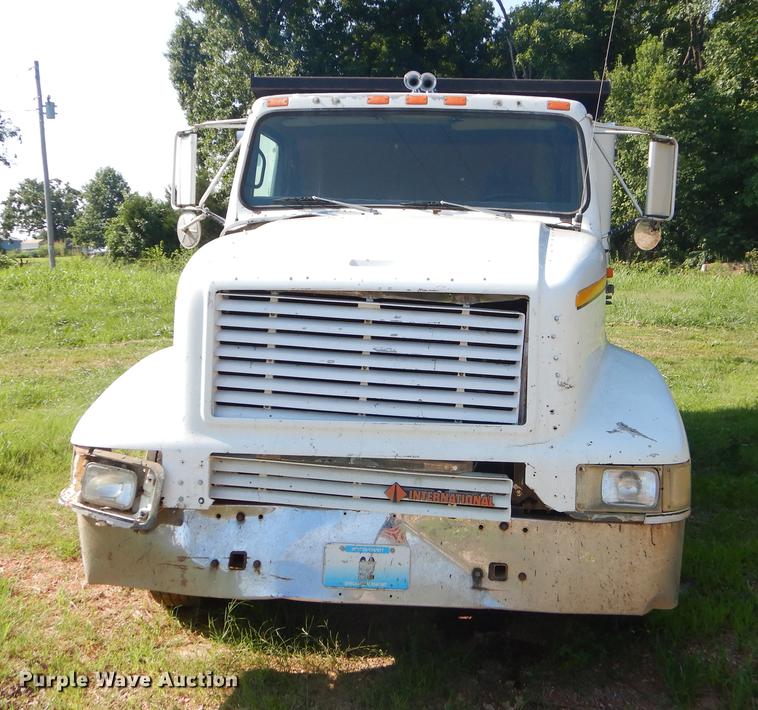 image for item EK9573 1991 International 8300 dump truck