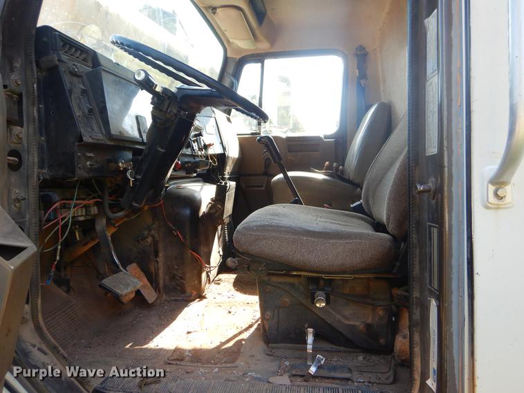 image for item EK9573 1991 International 8300 dump truck