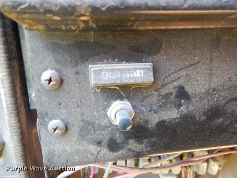 image for item EK9573 1991 International 8300 dump truck