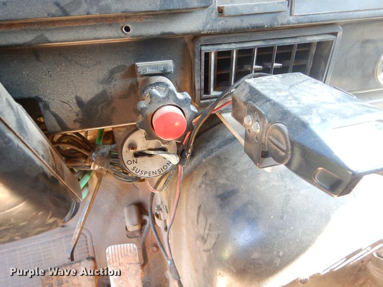 image for item EK9573 1991 International 8300 dump truck