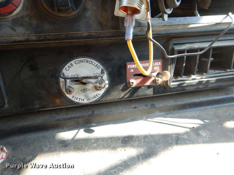 image for item EK9573 1991 International 8300 dump truck