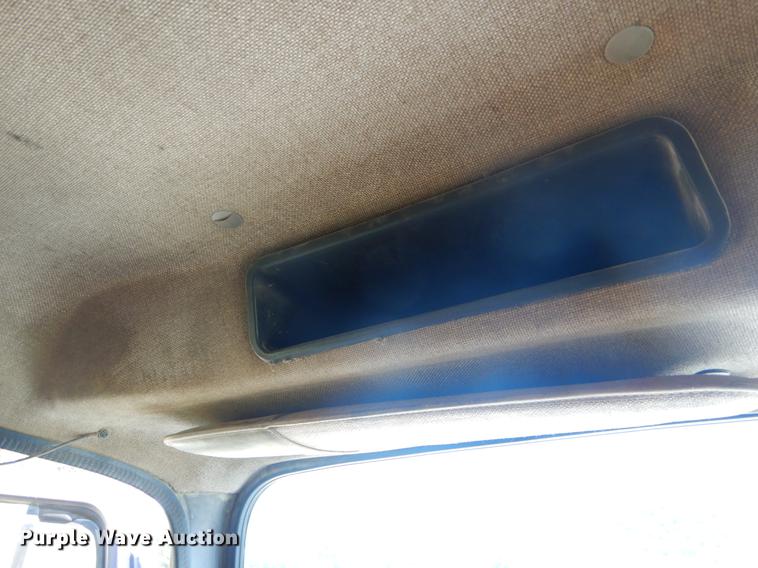 image for item EK9573 1991 International 8300 dump truck