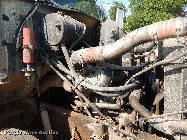 image for item EK9573 1991 International 8300 dump truck