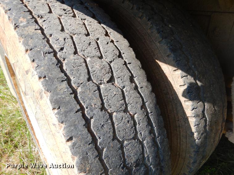 image for item EK9573 1991 International 8300 dump truck