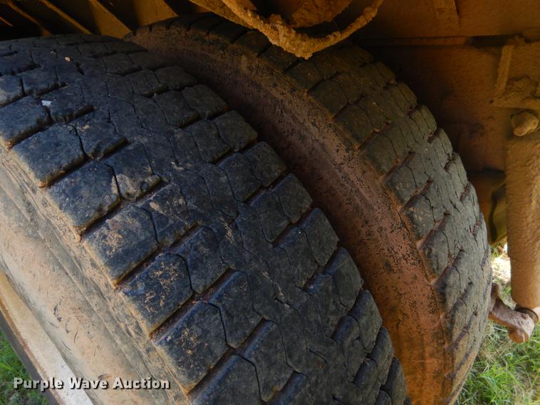 image for item EK9573 1991 International 8300 dump truck