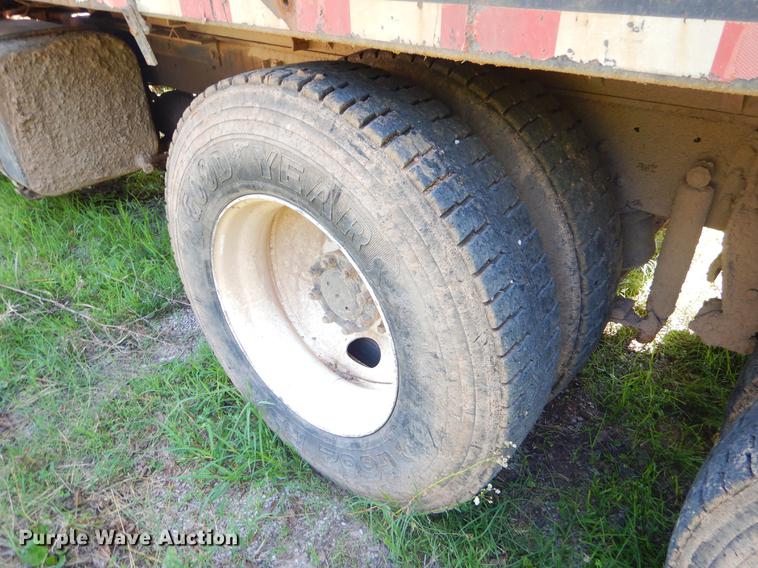 image for item EK9573 1991 International 8300 dump truck