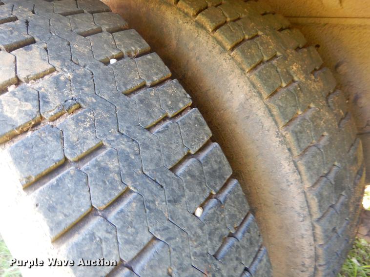 image for item EK9573 1991 International 8300 dump truck