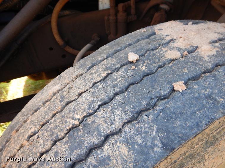 image for item EK9573 1991 International 8300 dump truck