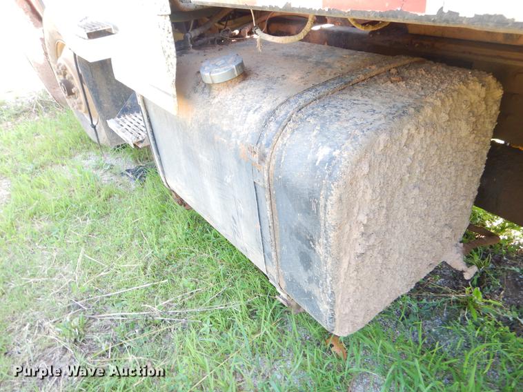 image for item EK9573 1991 International 8300 dump truck