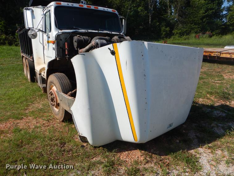 image for item EK9573 1991 International 8300 dump truck