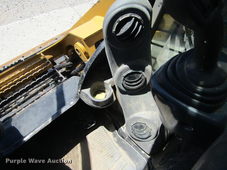 image for item G1215 2014 Caterpillar 299D skid steer