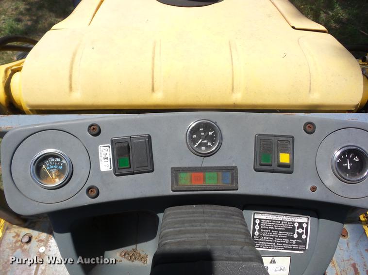 image for item K6269 New Holland 555E backhoe