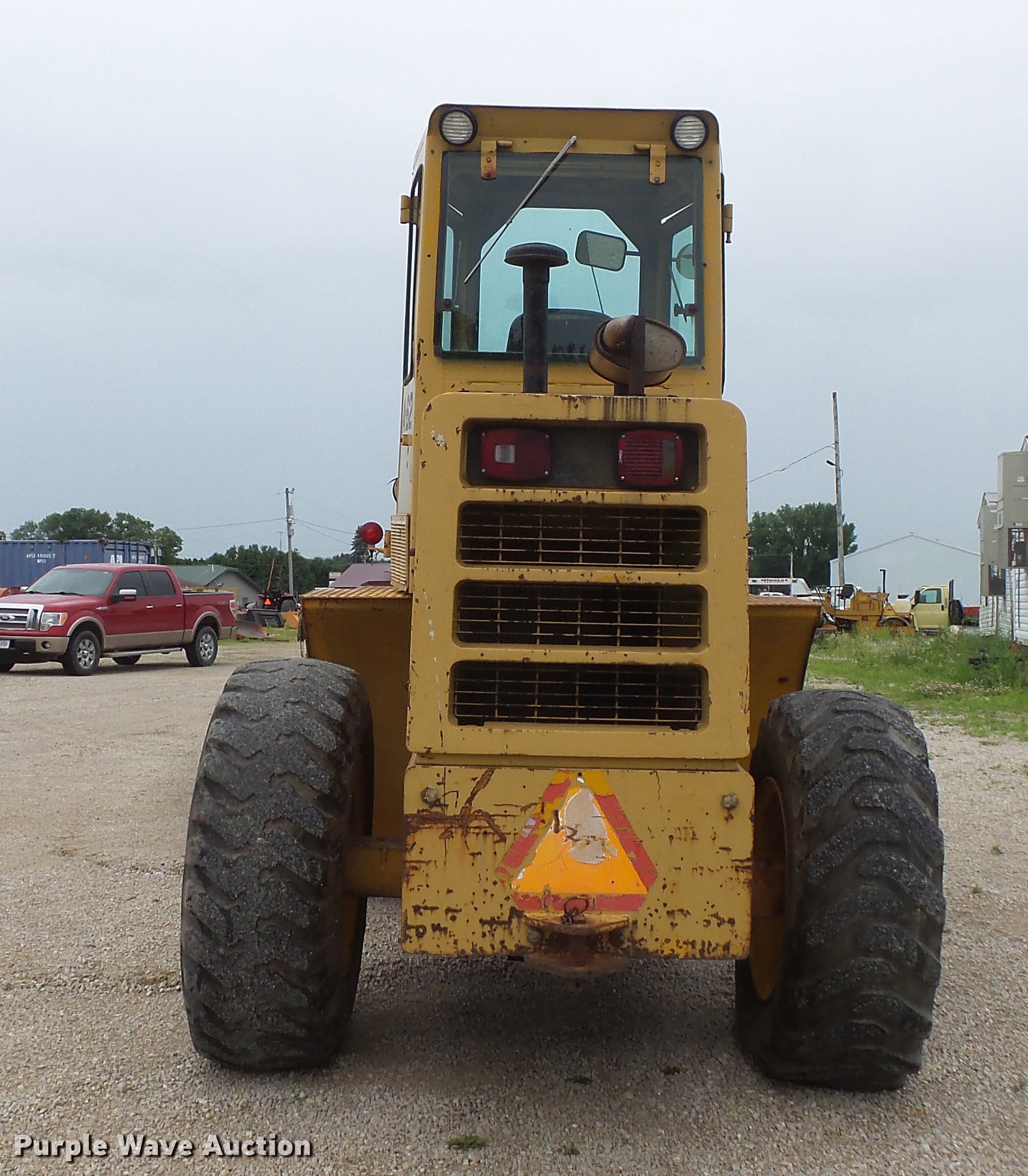 Ford A62 wheel loader in Plainview, MN Item DV9371 sold Purple Wave
