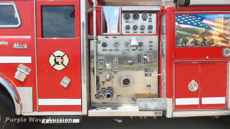image for item DD7250 1988 Mack CF688FC fire truck