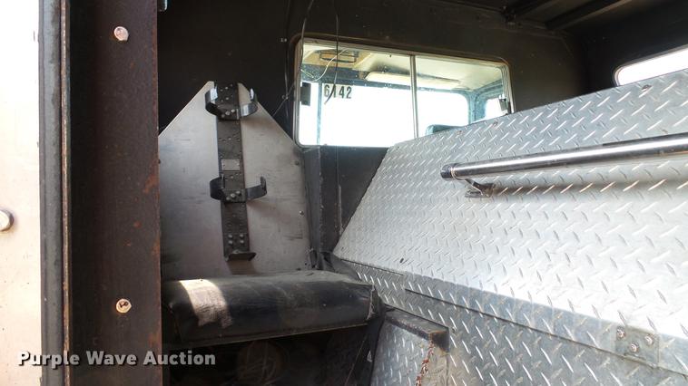 image for item DD7250 1988 Mack CF688FC fire truck