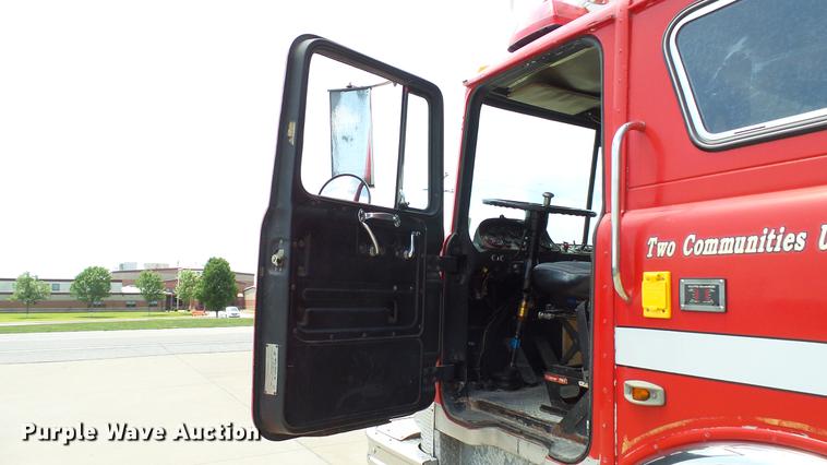 image for item DD7250 1988 Mack CF688FC fire truck