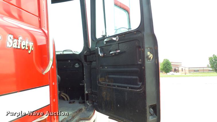 image for item DD7250 1988 Mack CF688FC fire truck