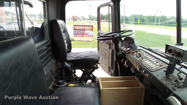 image for item DD7250 1988 Mack CF688FC fire truck