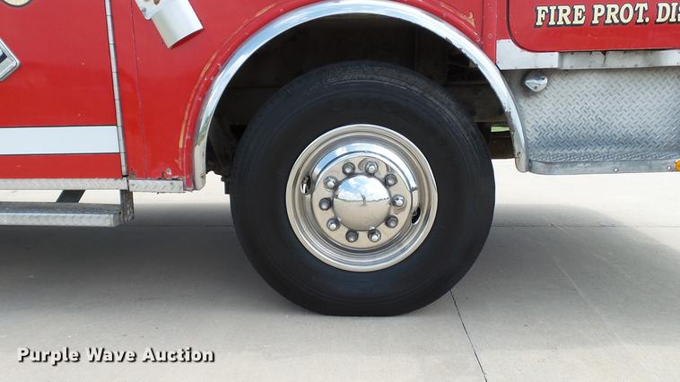 image for item DD7250 1988 Mack CF688FC fire truck