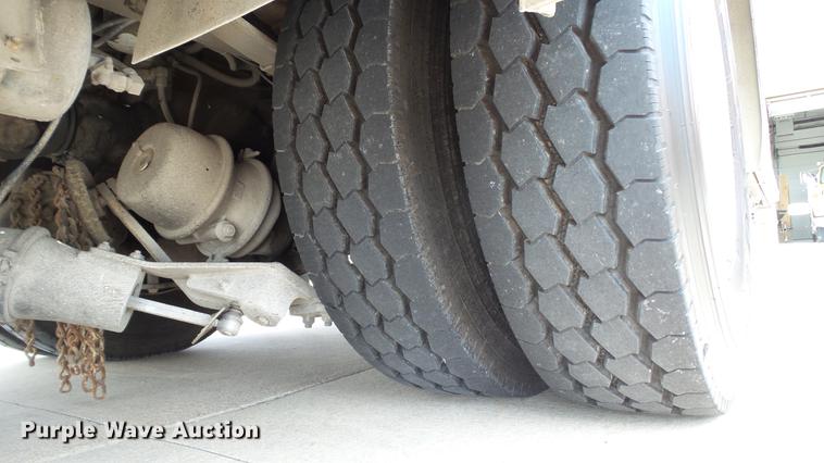 image for item DD7250 1988 Mack CF688FC fire truck