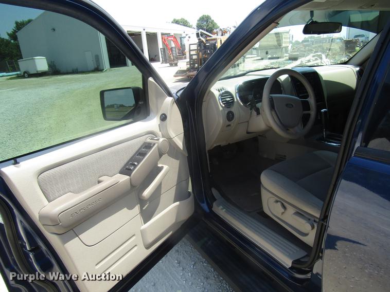 image for item DD7509 2007 Ford Explorer XLT SUV