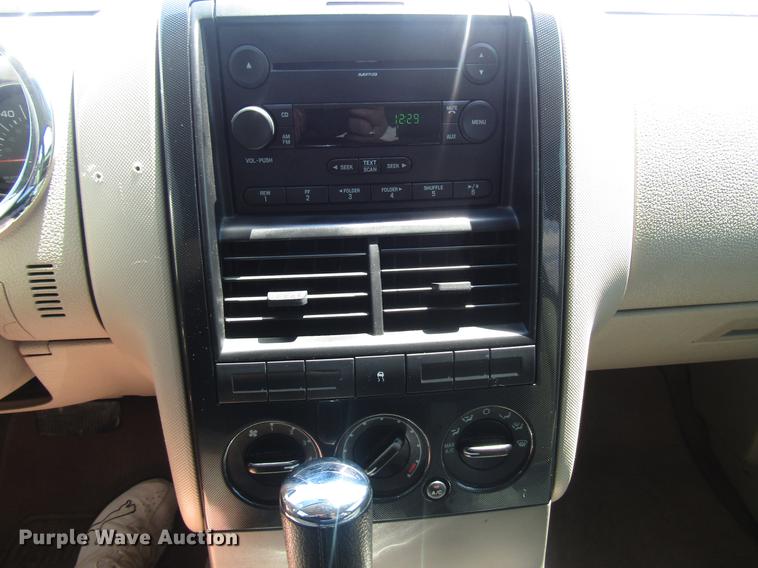 image for item DD7509 2007 Ford Explorer XLT SUV
