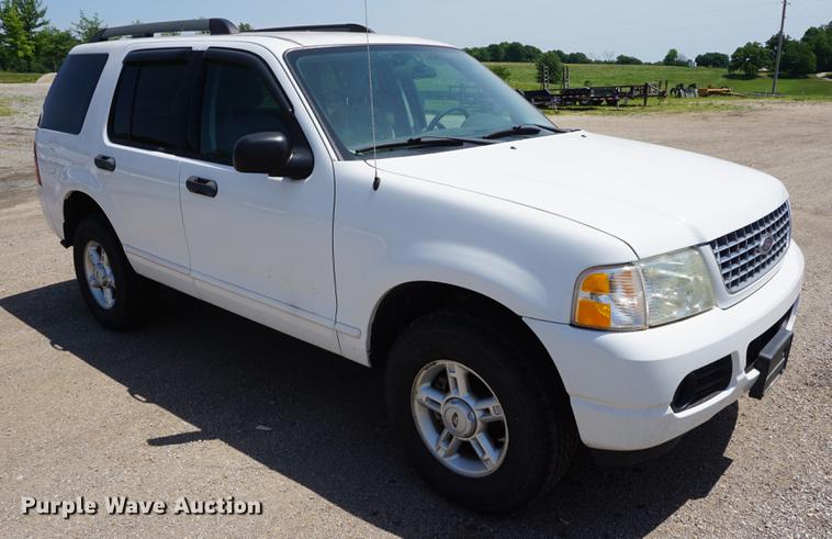 image for item DD7709 2005 Ford Explorer XLT SUV