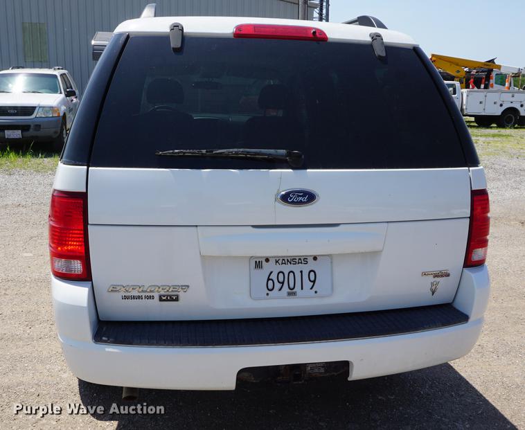 image for item DD7709 2005 Ford Explorer XLT SUV
