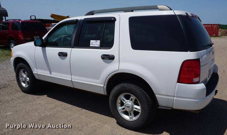 image for item DD7709 2005 Ford Explorer XLT SUV