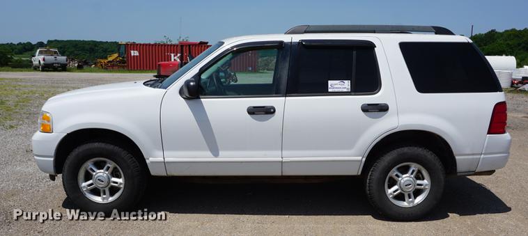 image for item DD7709 2005 Ford Explorer XLT SUV