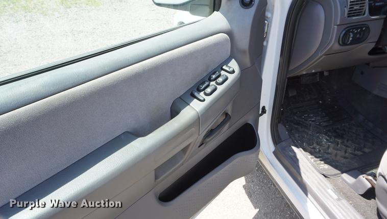 image for item DD7709 2005 Ford Explorer XLT SUV