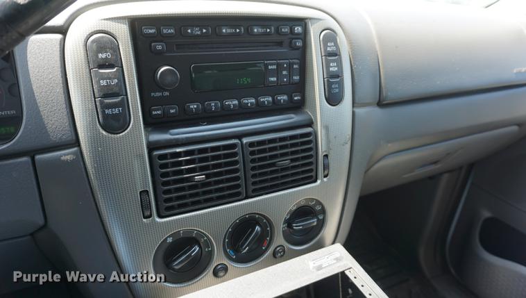 image for item DD7709 2005 Ford Explorer XLT SUV