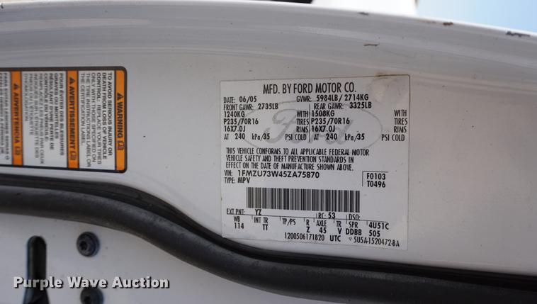 image for item DD7709 2005 Ford Explorer XLT SUV