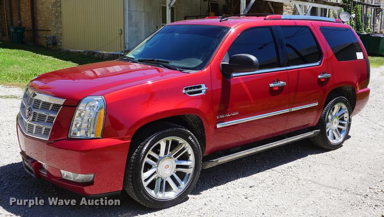 image for item DD7748 2013 Cadillac Escalade SUV